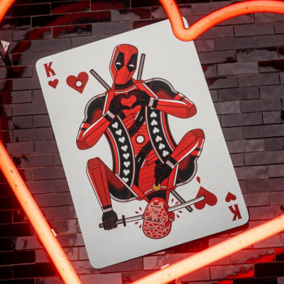 картинка Карты "Theory11 Deadpool playing cards" от магазина Gamesdealer.ru