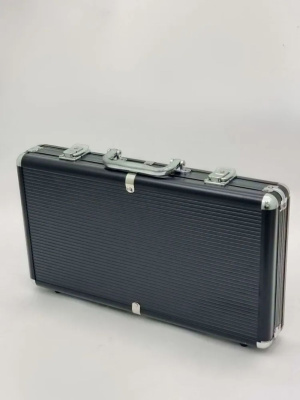 картинка Набор для покера Crown на 300 фишек от магазина Gamesdealer.ru