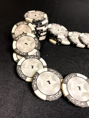 картинка Фишки для игры в покер Black Stars номиналом 1 (25шт) от магазина Gamesdealer.ru