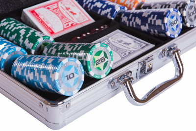 картинка Набор для покера Star на 200 фишек от магазина Gamesdealer.ru