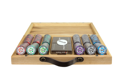 картинка Набор для покера Black Stars на 300 фишек в кейсе из ясеня v2, Partida от магазина Gamesdealer.ru