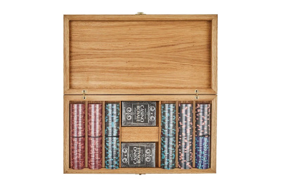 картинка Набор для покера Casino Royale на 300 фишек в дубовом кейсе, Partida от магазина Gamesdealer.ru