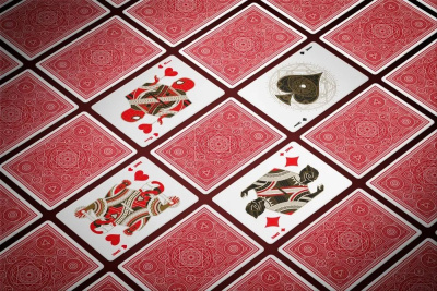 картинка Карты "Theory11 Avengers Red Edition" от магазина Gamesdealer.ru