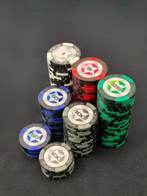 картинка Набор для покера Black Stars на 200 фишек от магазина Gamesdealer.ru