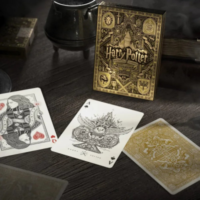 картинка Карты "Theory11 Harry Potter Deck - Yellow (Hufflepuff)" от магазина Gamesdealer.ru