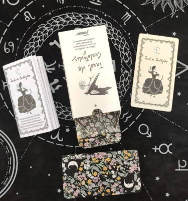 картинка Карты Таро "Tarot Carlotydes" Fournier / Таро Карлотиды от магазина Gamesdealer.ru