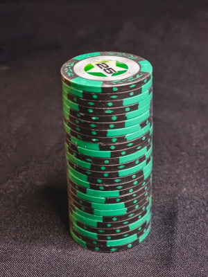картинка Фишки для игры в покер Black Stars номиналом 25 (25шт) от магазина Gamesdealer.ru