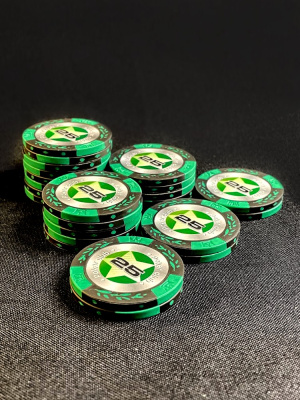 картинка Фишки для игры в покер Black Stars номиналом 25 (25шт) от магазина Gamesdealer.ru