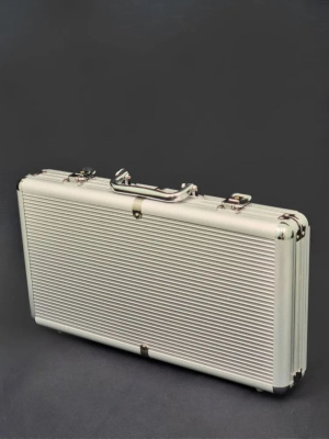 картинка Набор для покера Ultimate 2.0 на 300 фишек. от магазина Gamesdealer.ru