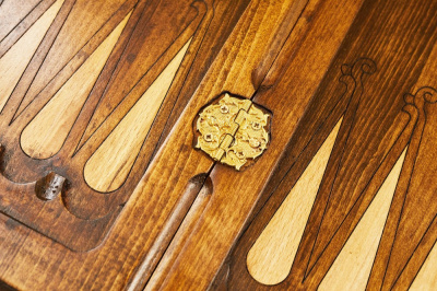 картинка Нарды резные "Герб Армении", Mkhitaryan от магазина Gamesdealer.ru