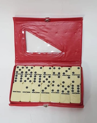 картинка Домино дорожное в красном футляре 15 х 9 см, 28 костей / кость 38 х 28 мм от магазина Gamesdealer.ru