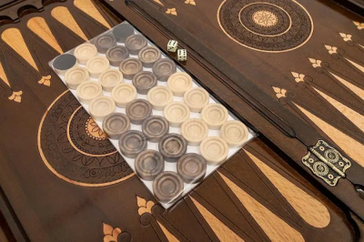 картинка Нарды резные "Олень 2", Simonyan от магазина Gamesdealer.ru